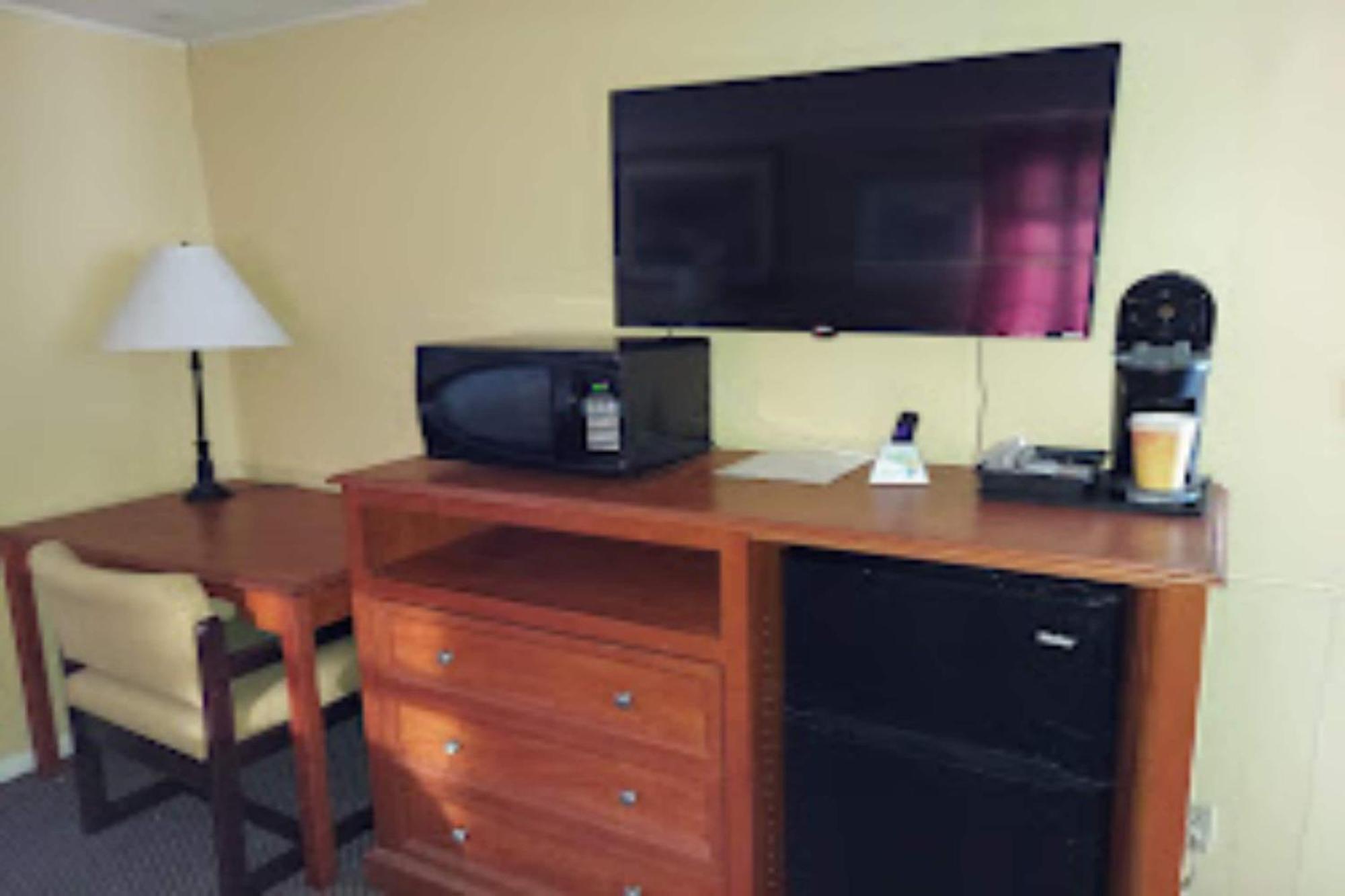 Colonial Inn Extended Stay By Oyo New Ulm ภายนอก รูปภาพ